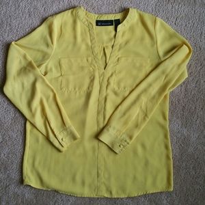 #177 INC Yellow Long Sleeve V-Neck Button Down